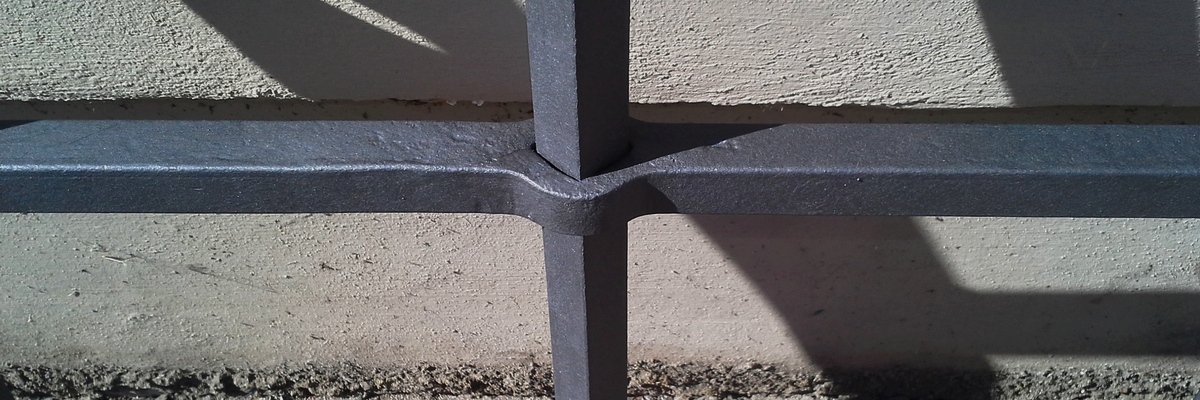 Kovaná probíjená mříž - detail